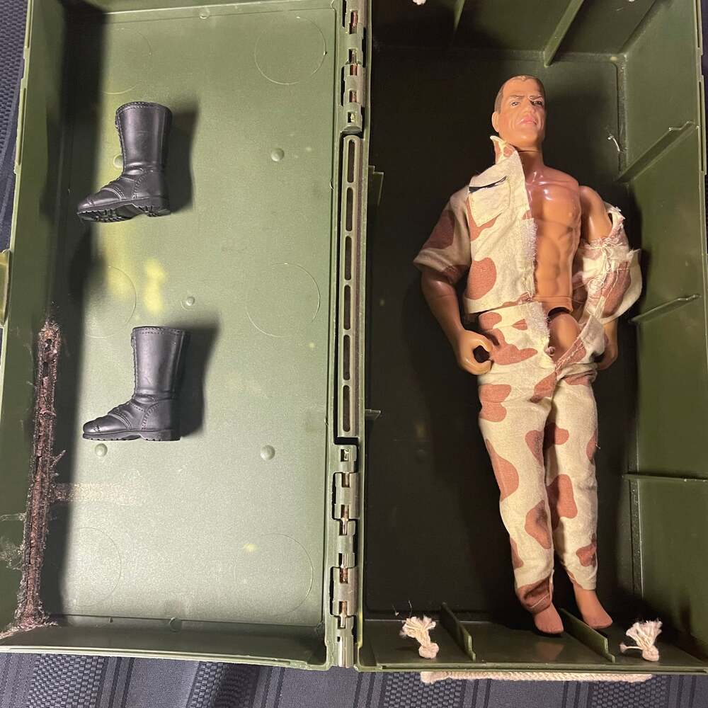 GI Joe Hall of Fame Footlocker for 12” 1/6 Action Figures - Picture 2 of 2
